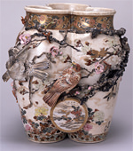 初代宮川香山『高浮彫群鳩飛来花瓶』