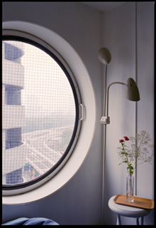 『東京百　中銀より汐留の庭 浜の離宮を見る図』